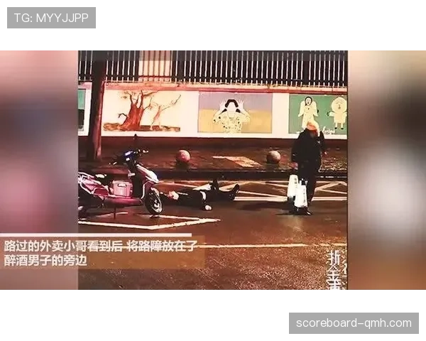 孙一文在路边小店点外卖，一边掏出比我房子还贵的钱包，隔壁桌直接安静了