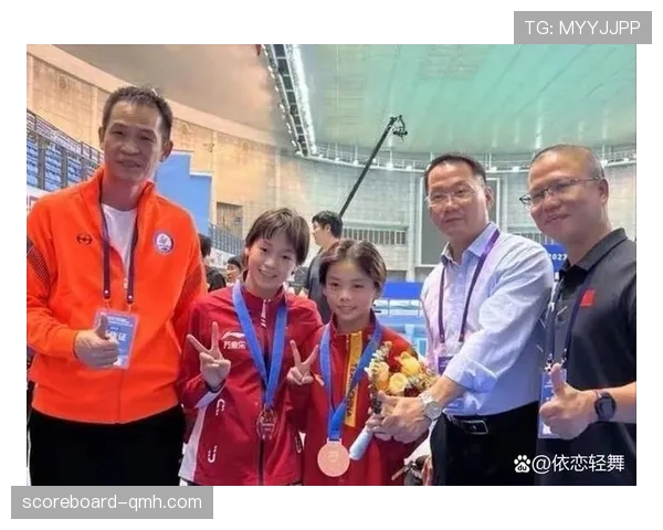 蒋林静训练完顺手买了块表，价格够我交十年房租