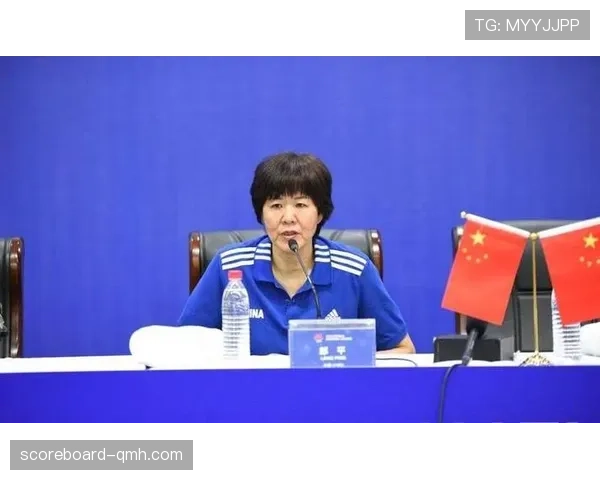 郎平退役后这生活也太反差了,训练馆泡到凌晨的人现在咖啡配书晒太阳? 郎平退役后这生活也太反差了,训练馆泡到凌晨的人现在咖啡配书晒太阳?